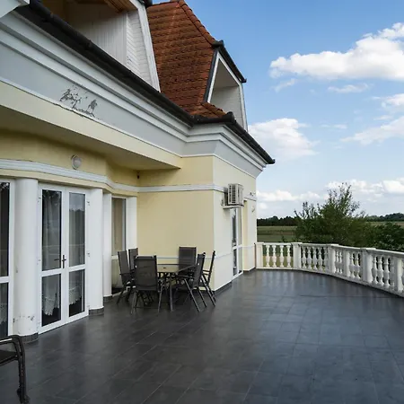 Villa Elite Boutique Oerkeny *