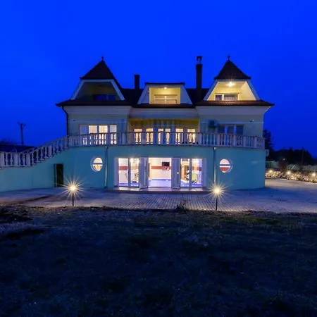 Elite Boutique Oerkeny Orkeny